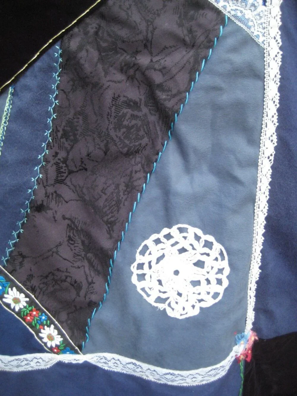 Patchwork Machine Stitch Embrodier Unfinished Crazy Quilt Hand Crafted Fabric
